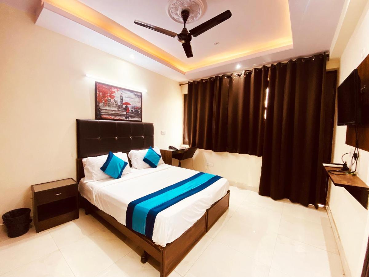 Hotel Admire Inn "Atta Market, Noida Sector 18" 외부 사진