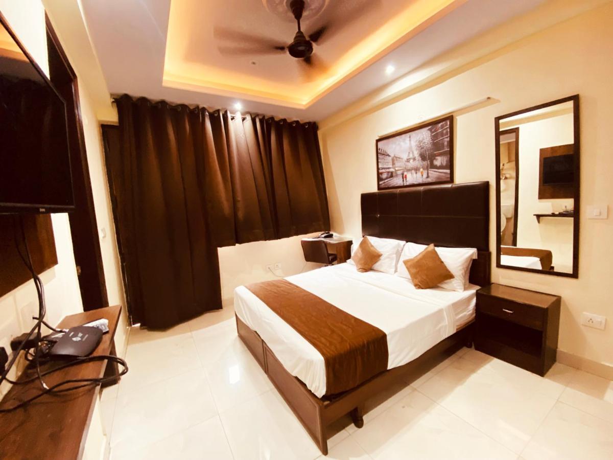 Hotel Admire Inn "Atta Market, Noida Sector 18" 외부 사진