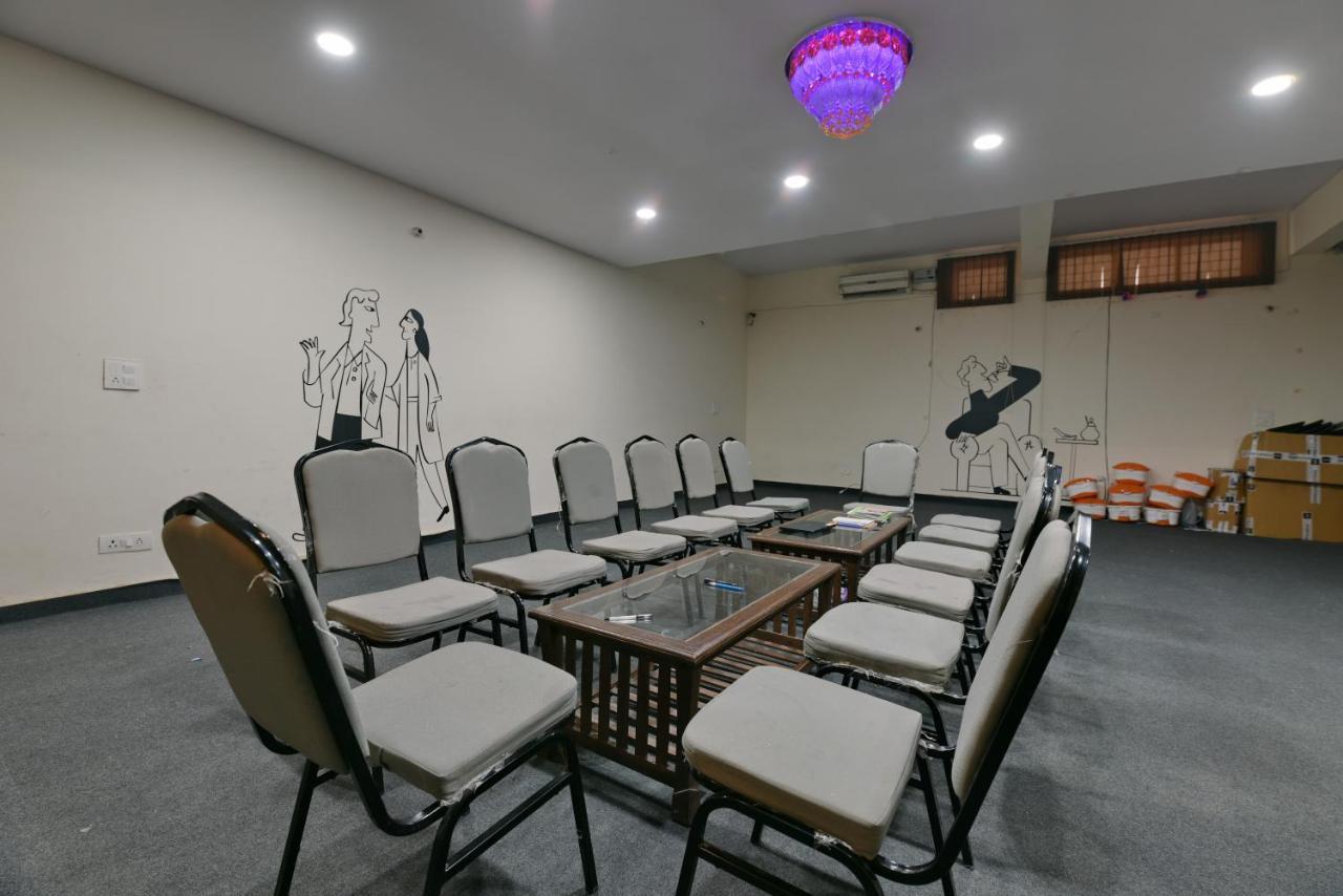 Hotel Admire Inn "Atta Market, Noida Sector 18" 외부 사진