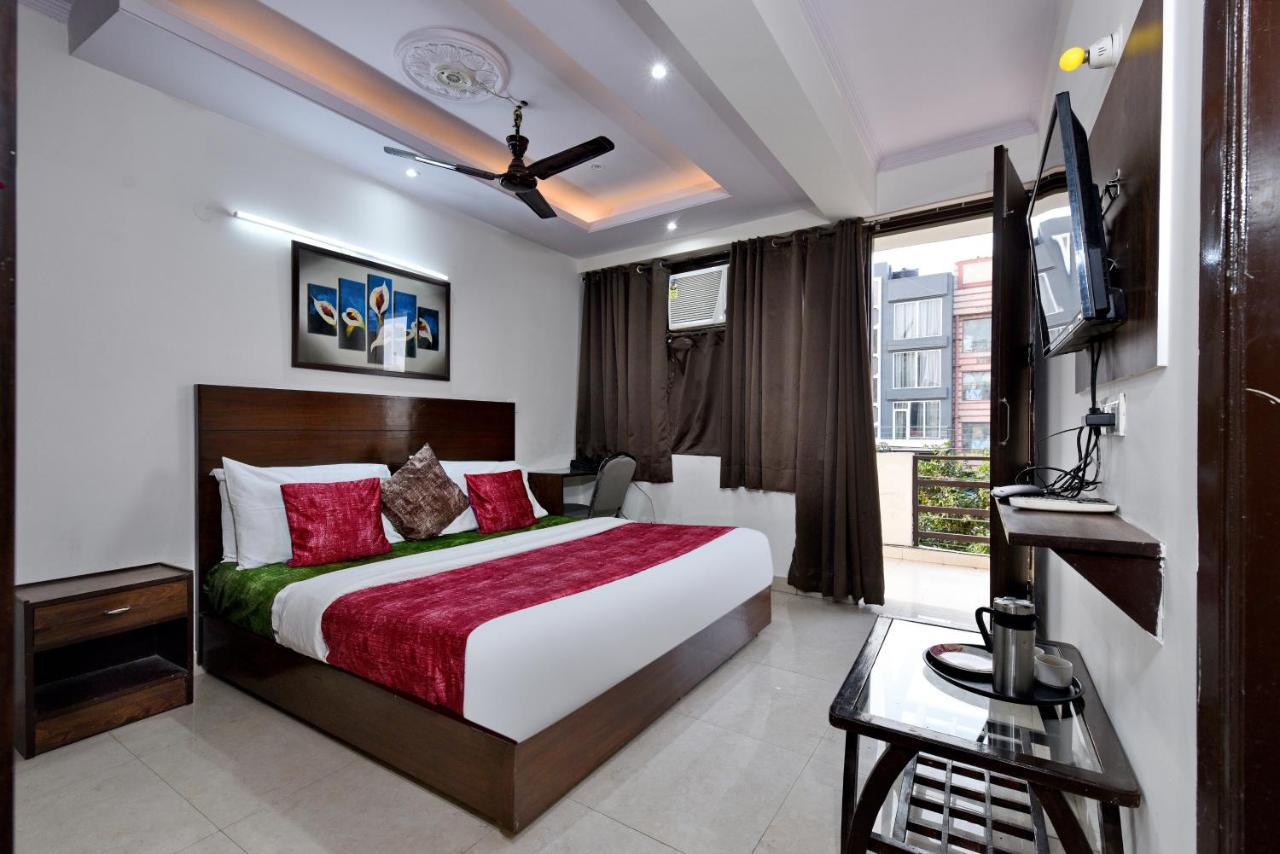 Hotel Admire Inn "Atta Market, Noida Sector 18" 외부 사진