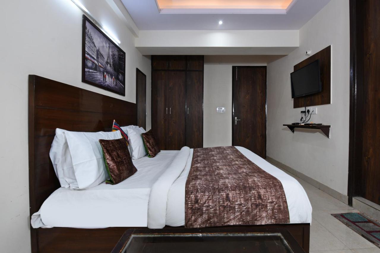 Hotel Admire Inn "Atta Market, Noida Sector 18" 외부 사진